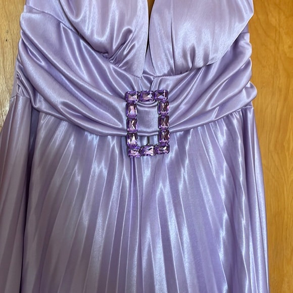 Lilac cocktail halter dress - Picture 2 of 4